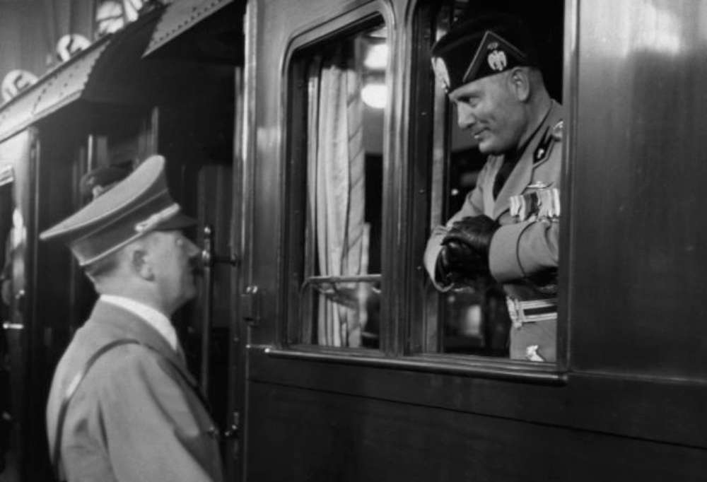 Hitler e Mussolini l'opera degli assassini