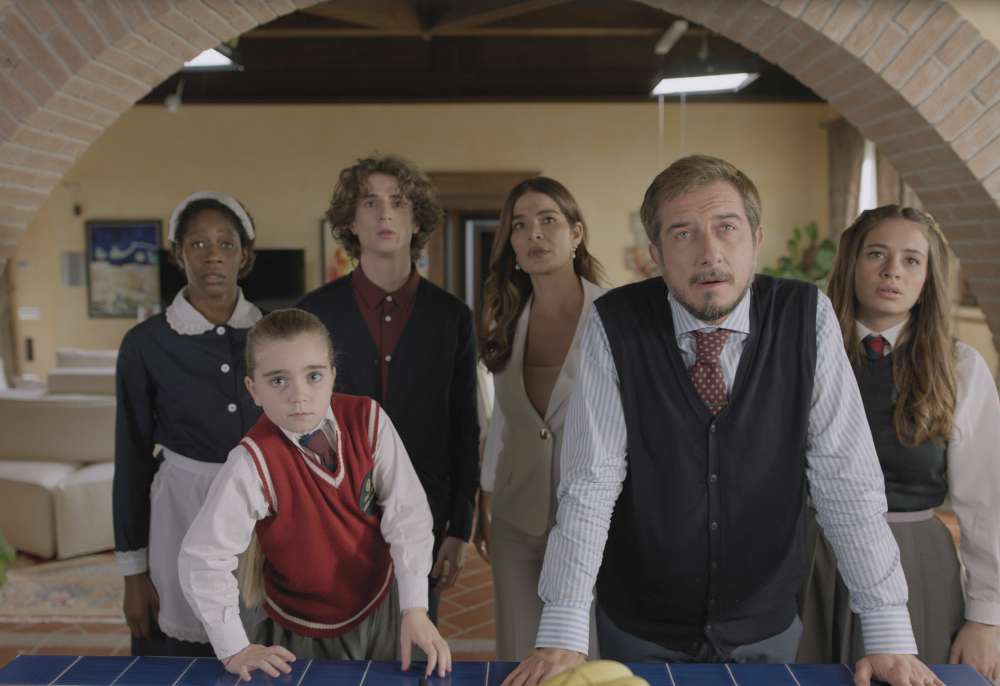 Poveri noi